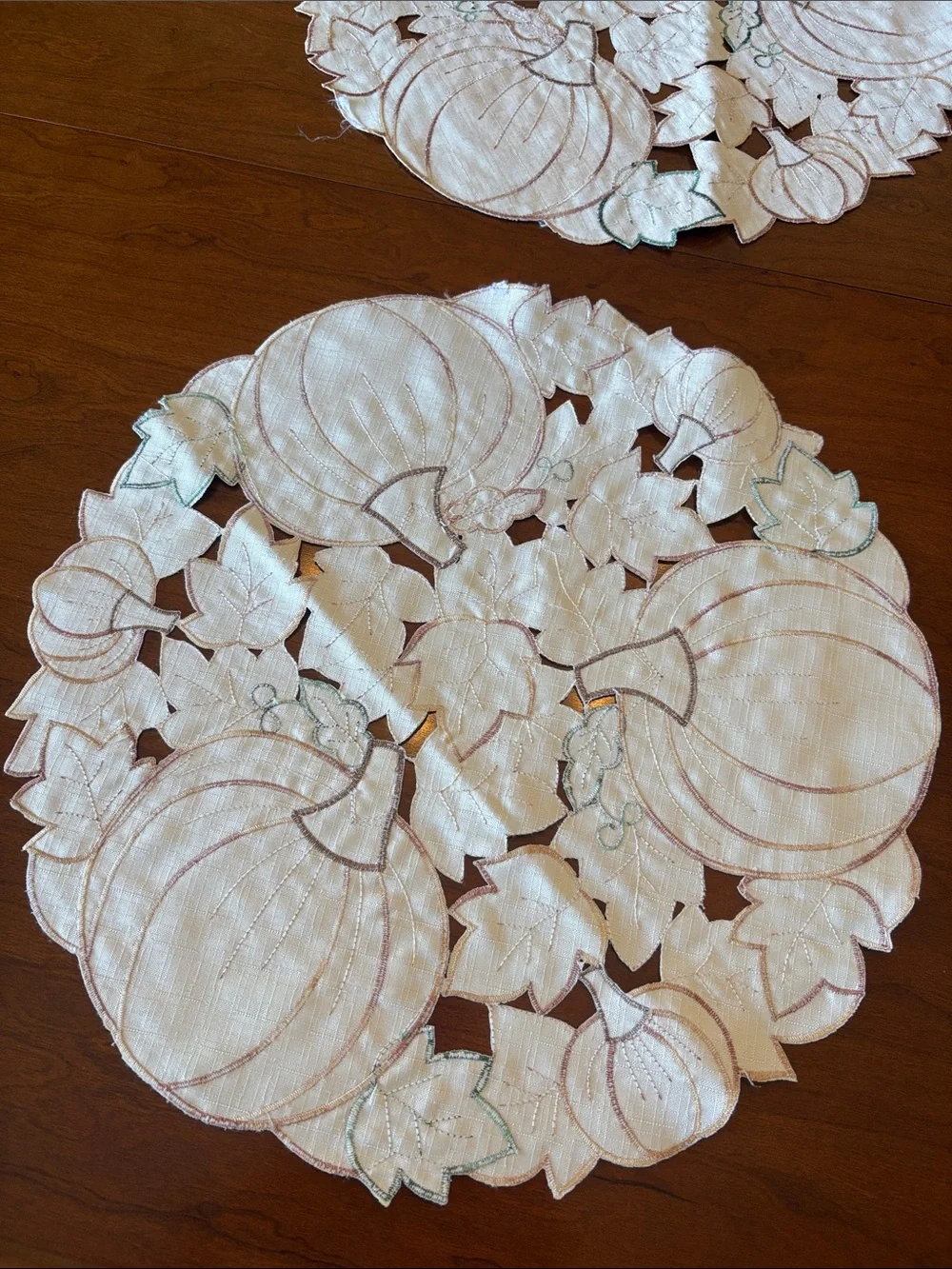 6 Round Placemats-Autumn Pumpkin Cutwork Placemat Set - Orange & Cream